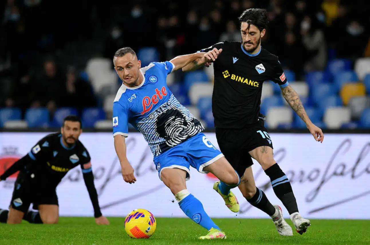 那不勒斯成为夺冠热门，势头强劲